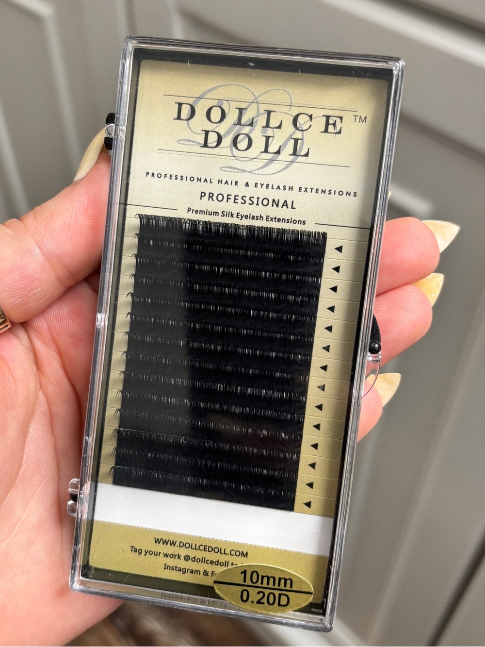 Dollce Doll Professional Eyelash Extensions Premium Silk .20 D 10mm